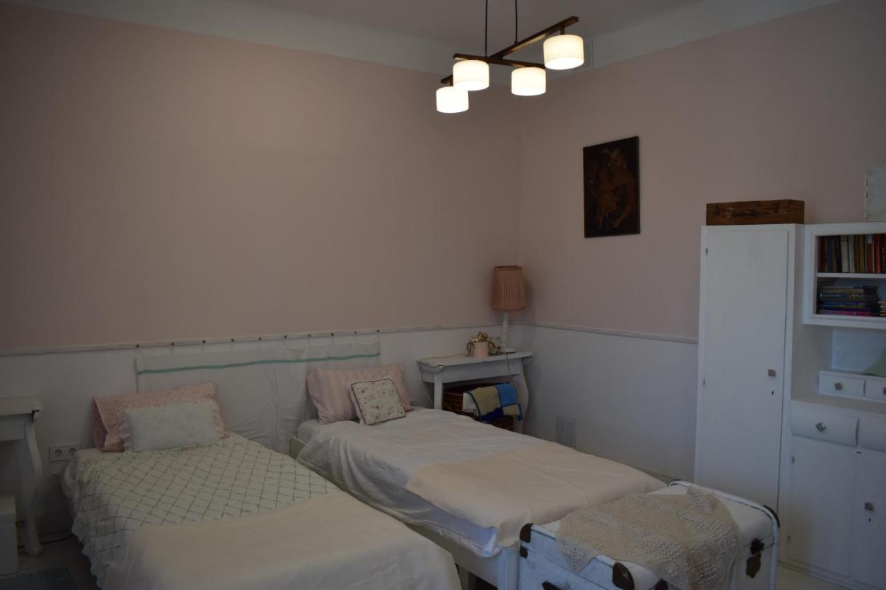 Malomszeg Apartman 2 Pecs Ngoại thất bức ảnh